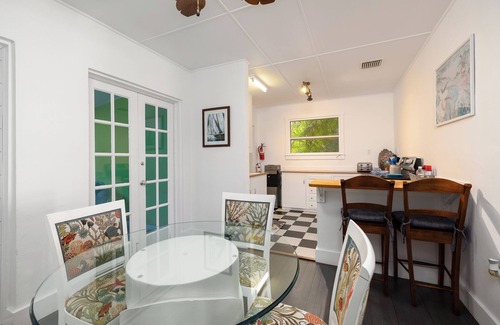 Islamorada House | Sprawling Bayfront Estate in Heart of Islamorada with Dockage, Beach, Pool, Kayaks, Bikes and More!