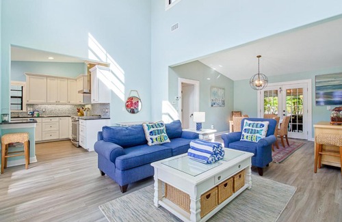 Anna Maria House | Spring has Arrived!