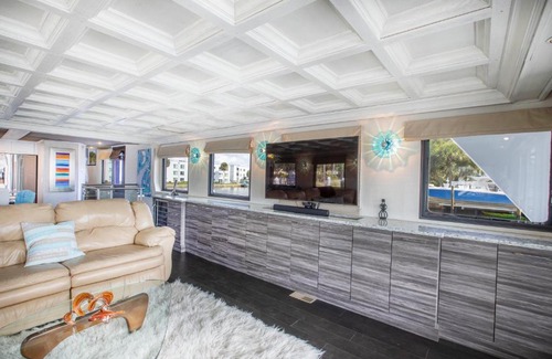 St. Petersburg - Clearwater House | St Petersburg Luxury Yacht Sleeps 8