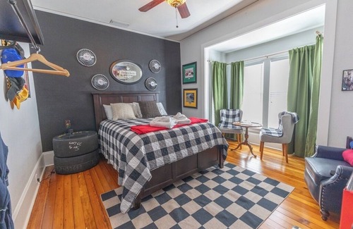 Hodgmans Daytona Bed & Breakfast | "Stay Where History Meets Hospitality – B&B in Heart of Historic Daytona"