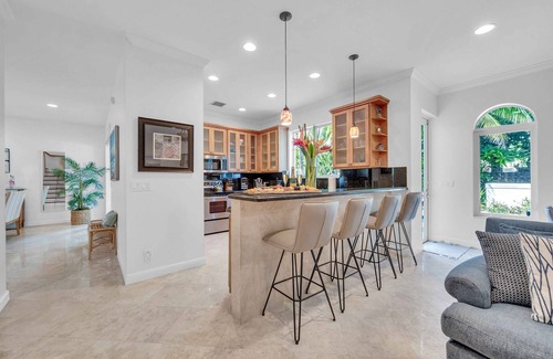 Birch Park Finger Streets House | Steps from the Beach | Heated Pool | Sun Key| Game room | RESlDENCES