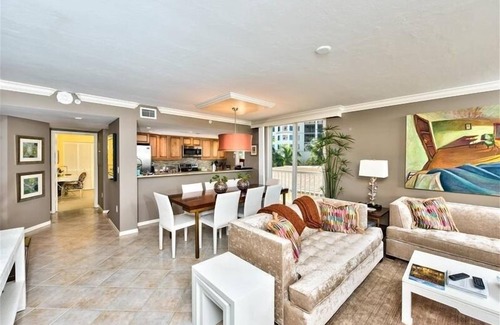 Park Shore Condo | Steps to the beach w/a beautiful pool view CL0101