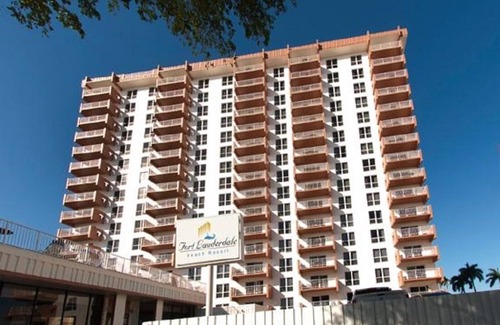 East Fort Lauderdale Apartment | Studio Unit 1501A - 2 blocks off beach with Direct Ocean Views.