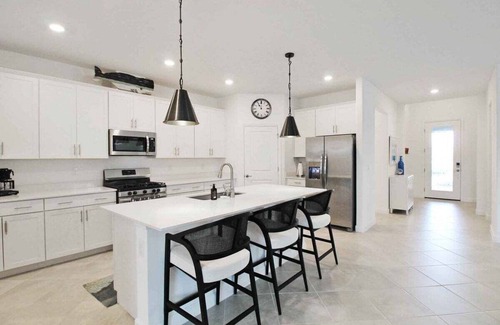 Lakewood Ranch House | Stunning 3BR pool home in resort like Lorraine Lakes - Casa De Bleu