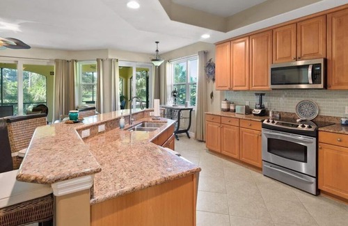 Hammock Bay Condo | Stunning and sleek 3 bedroom Condo in Hammock Bay. 5 Minutes to Marco Island !