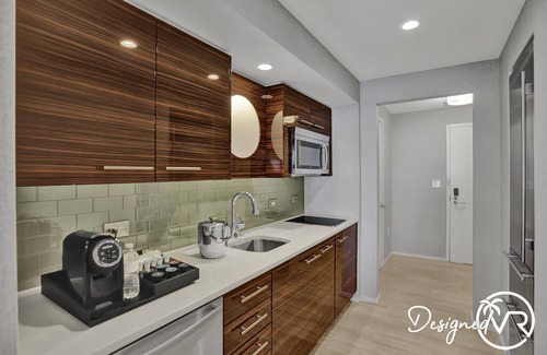 Central Beach Condo | Stunning Beachfront Luxury- Your Perfect Getaway!