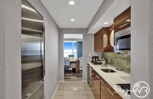 Central Beach Condo | Stunning Beachfront Luxury- Your Perfect Getaway!