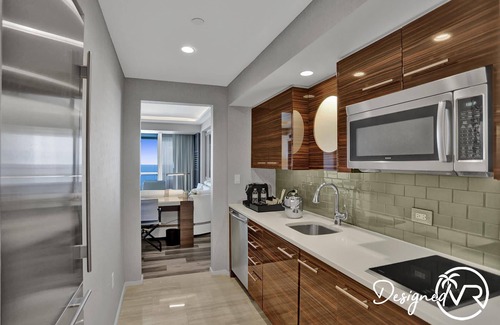Central Beach Condo | Stunning Beachfront Luxury- Your Perfect Getaway!