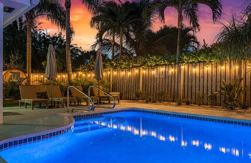 Hunt Club House | Stunning Retreat - Hot Tub - Sauna - Heated Pool - Games Room- Cold Plunge