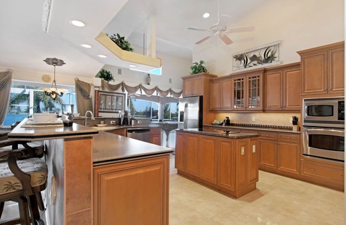 Burnt Store House | Stunning Views! Elec & solar heated pool, spa on Gulf-access canal - Villa Laguna