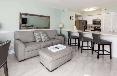 Tavernier Condo | Stunning Views & Modern Comforts at Ocean Pointe 2215