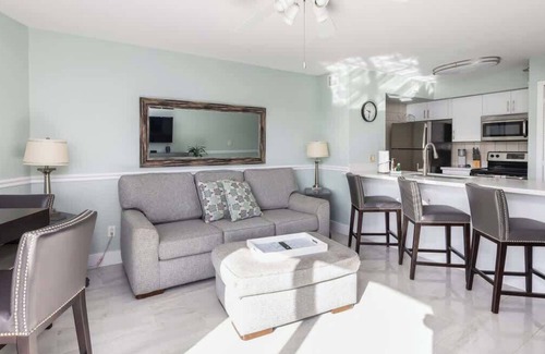 Tavernier Condo | Stunning Views & Modern Comforts at Ocean Pointe 2215