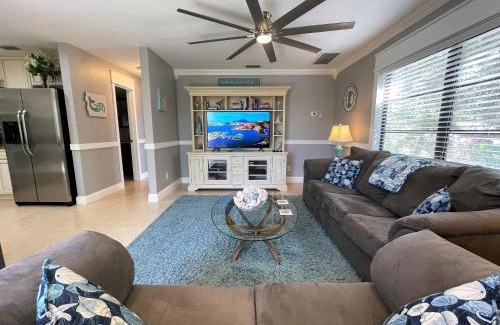 Fort Myers Beach Apartment | Stylish and Modern 2 bedroom, 2 bathroom. The Mermaid Suite.