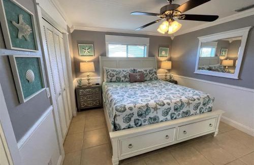 Fort Myers Beach Apartment | Stylish and Modern 2 bedroom, 2 bathroom. The Mermaid Suite.