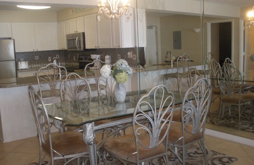 Destin Condo | SUGAR WHITE SAND! RIGHT ON THE BEACH! GREAT VIEWS! FAMILY FUN!