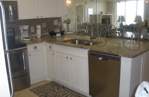 Destin Condo | SUGAR WHITE SAND! RIGHT ON THE BEACH! GREAT VIEWS! FAMILY FUN!