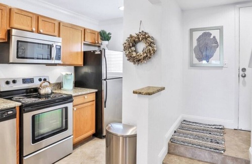 Crescent Beach Condo | Summerhouse 147, 2 Bedrooms, 2.5 Baths, Sleeps 6, Ocean View, 4 Heated Pools