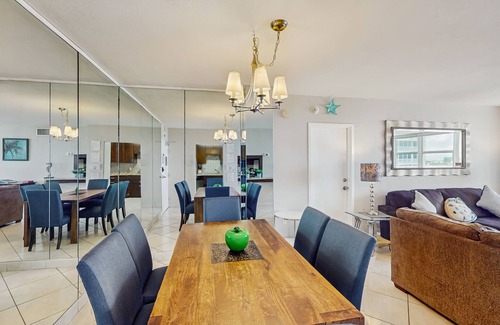 Galt Mile Condo | Sunlit suite with a city view & fast WiFi plus a pool, & beach access