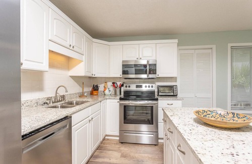 Toilla Segunda House | Sunny & Bright Gulf View Home with Private Pool and Large Decks!