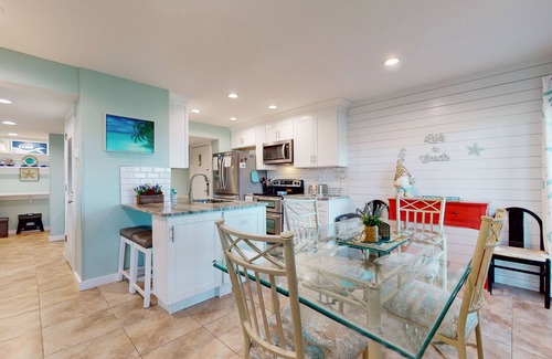 Miramar Beach Condo | Sunny condo with lake views, outdoor pool, fast WiFi, tennis & central AC