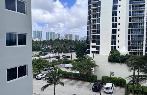 Sunny Isles Beach Apartment | Sunny Isles Oceanfront Apartment for Two