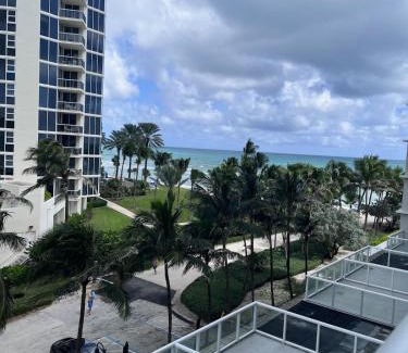 Sunny Isles Beach Apartment | Sunny Isles Oceanfront Apartment for Two