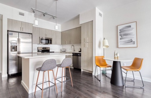 Poinciana Park Apartment | Sunny Ponciana Park 1BR w/Gym, W/D & Pool, steps to WF, by Blueground