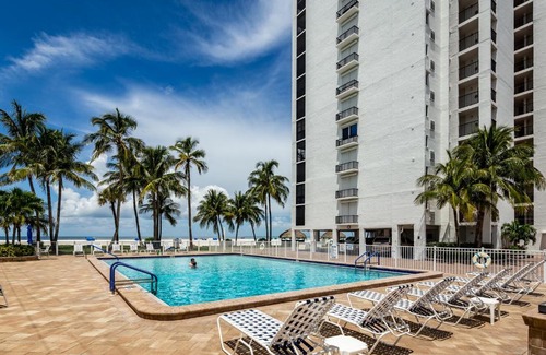 South Island Apartment | Sunset 700, 2 Bedrooms, Gulf Front, Elevator, Heated Pool, Sleeps 6
