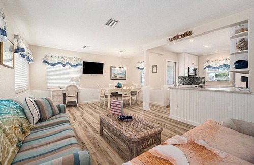 Sunset Beach House | Sunset Beach Cozy boutique cottage with all the must have beach amenities