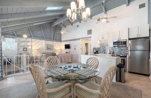 Sunset Beach Apartment | Sunset Beach Cozy boutique cottage with all the must have beach amenities
