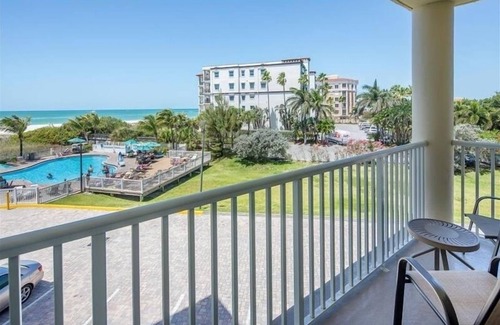 Treasure Island House | Sunset Views & Sandy Toes