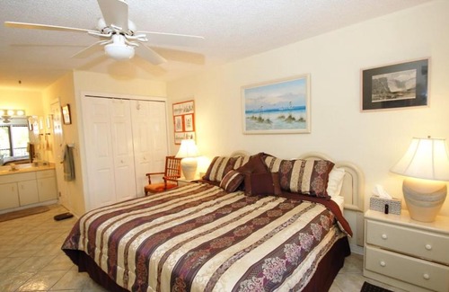 Holmes Beach Apartment | Sunshine Beach Rentals