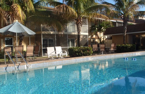 Fort Myers Condo | Sunshine Getaway Vacation Rentals!