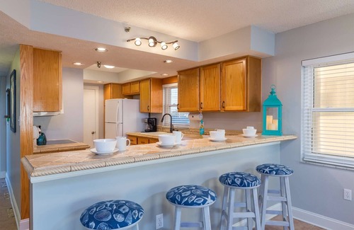 Madeira Beach Condo | Superb Location on the Beaches of Madeira. Great Corner Unit Views. Beachfront Pool on the Sand!