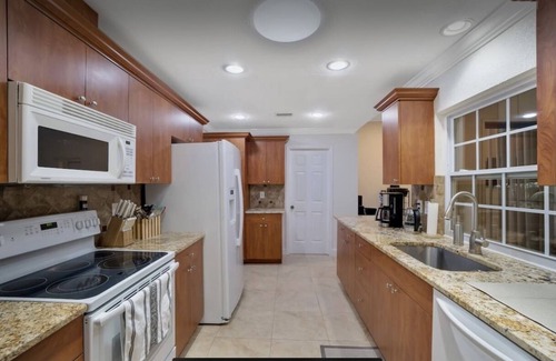 South Gate Ridge House | Sweet home in the heart of Sarasota.