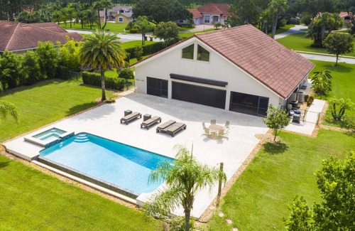 Groveland House | SWISS 105 - Lake Olsen