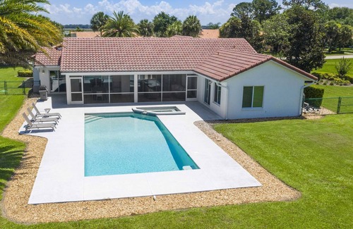 Clermont House | SWISS 16 - Golf Course