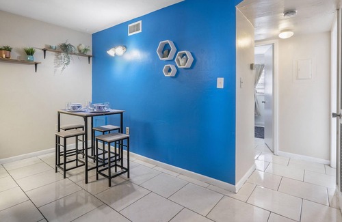 Fort Myers Apartment | 🐬THE BLUE OASIS🐬