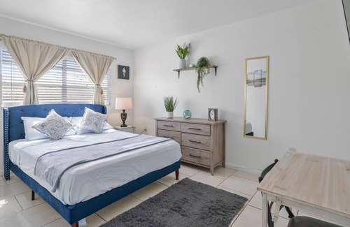Fort Myers Apartment | 🐬THE BLUE OASIS🐬