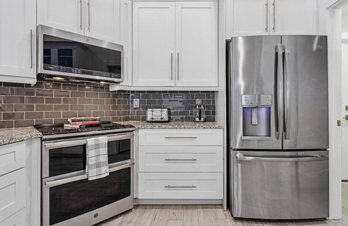 Pelican House | The Coral Reef Oasis