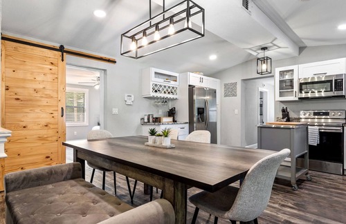 Old Seminole Heights House | The Graystone - Family Home|Hot Tub|Play Set