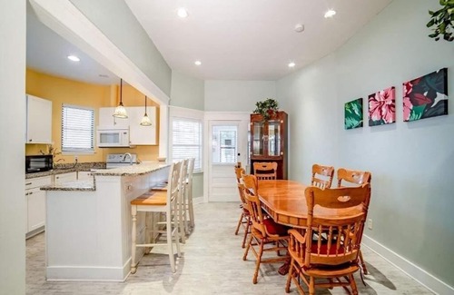 Downtown Boca Grande Historic District House | The Palmetto Inn - Blue Marlin - 2 Bedroom Queen Apartment