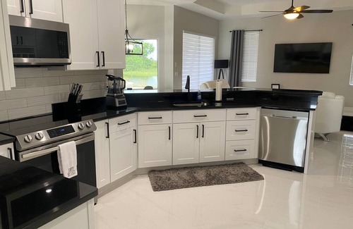 Naples House | The Royal Palm Golf Community 4 BR 3BA Pool home.nn