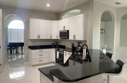Naples House | The Royal Palm Golf Community 4 BR 3BA Pool home.nn