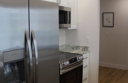 Englewood House | "The Sweet Spot" 3/2 Pool Home With Golf Cart in the Heart of Old Englewood