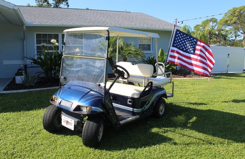Englewood House | "The Sweet Spot" 3/2 Pool Home With Golf Cart in the Heart of Old Englewood