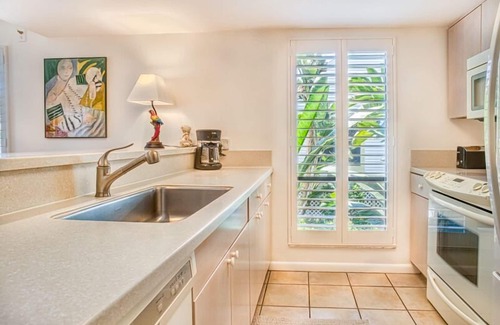 Captiva Condo | This 3 bedroom townhome 2.5 baths has everything for the perfect beach vacation.