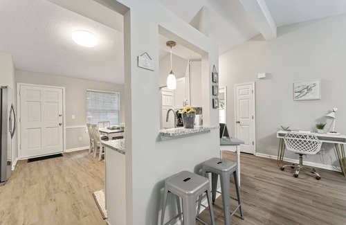 East Arlington House | This house is a 4 bedroom(s), 2 bathrooms, located in Jacksonville, FL.
