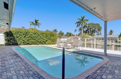 Coral Ridge Isles Villa | This villa is a 4 bedroom(s), 3 bathrooms, located in Fort Lauderdale, FL.