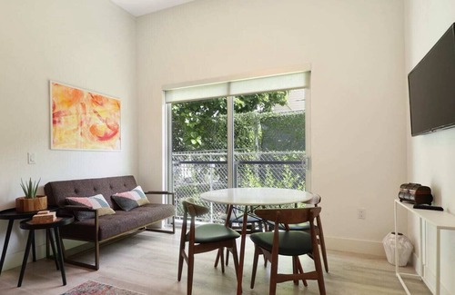 East Little Havana Apartment | Three Bed Three Bath Apartment 8 min from Brickell